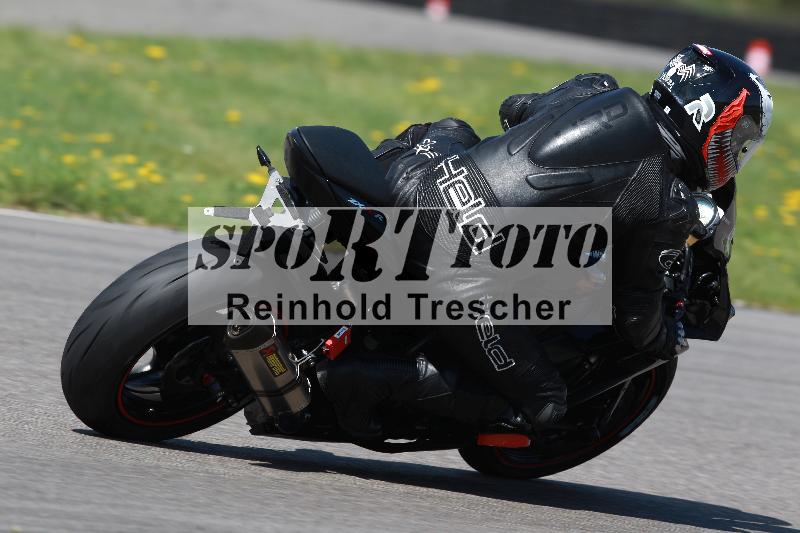 /Archiv-2022/07 16.04.2022 Speer Racing ADR/Gruppe gelb/backside